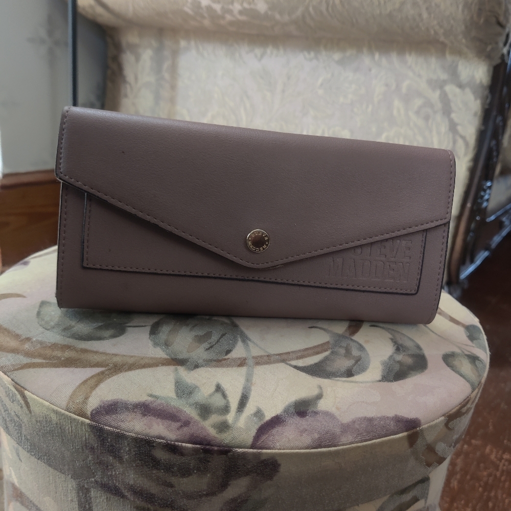 Steve Madden Leather Wallet